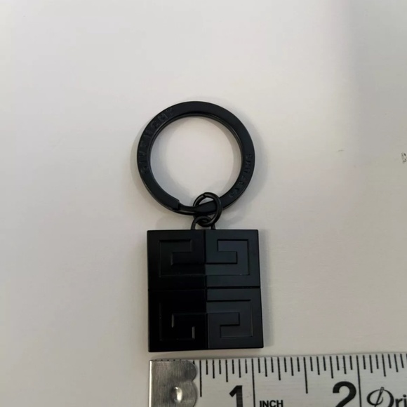 NWT Givenchy 4G Logo Solid Black Keyring Keychain - Picture 4 of 4